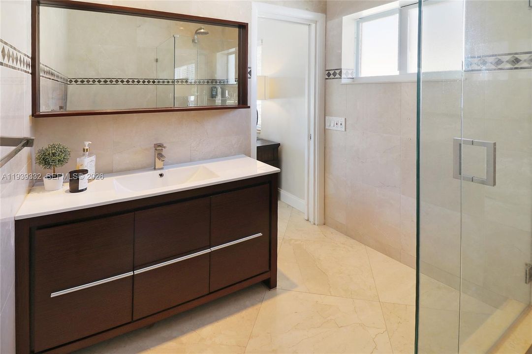 В аренду: $9,500 (3 спален, 3 ванн, 1320 Квадратных фут)