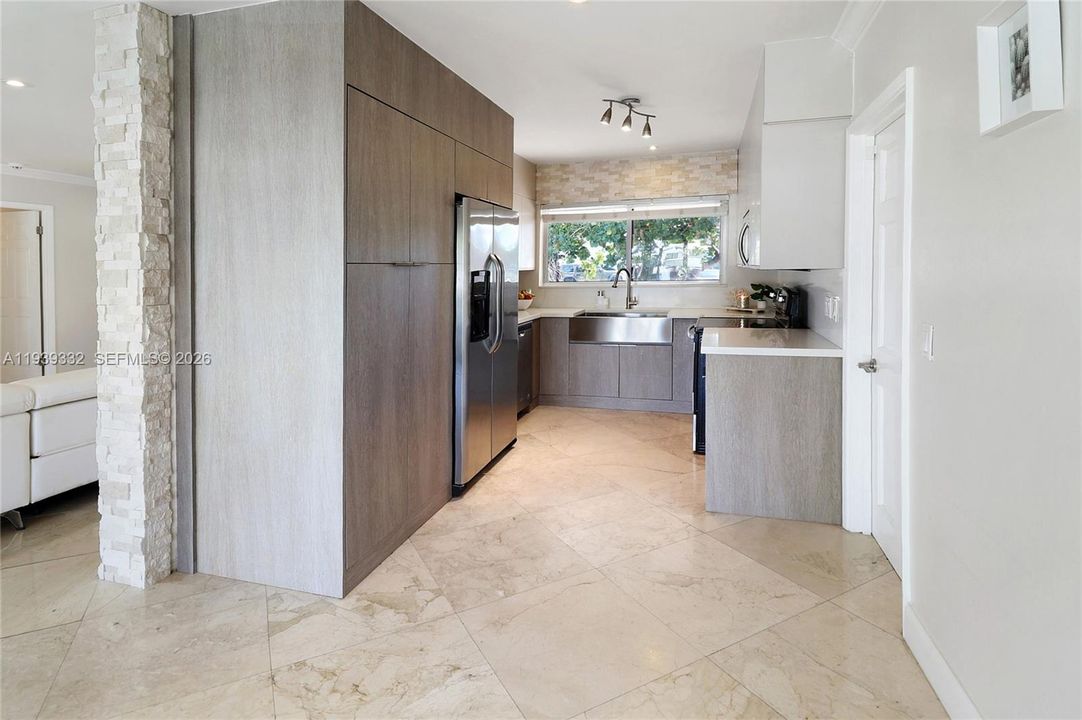 В аренду: $9,500 (3 спален, 3 ванн, 1320 Квадратных фут)