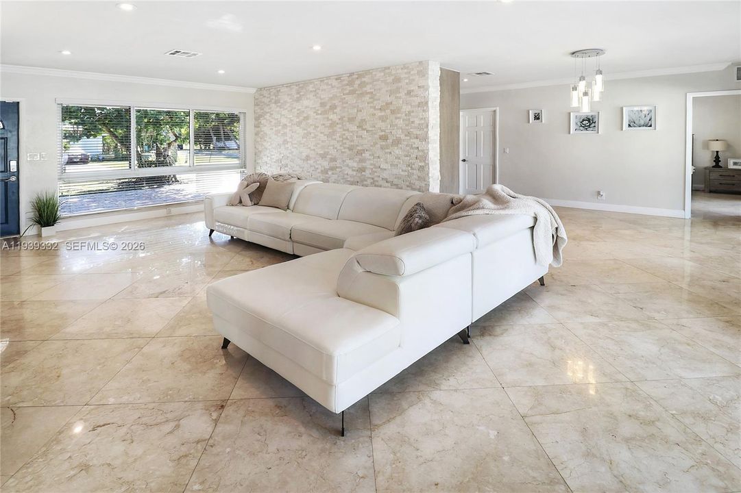 В аренду: $9,500 (3 спален, 3 ванн, 1320 Квадратных фут)