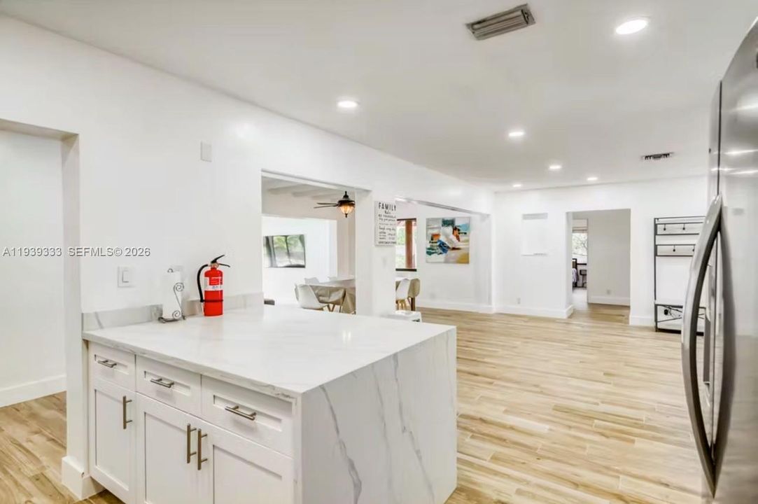 For Rent: $6,000 (4 beds, 3 baths, 2089 Square Feet)