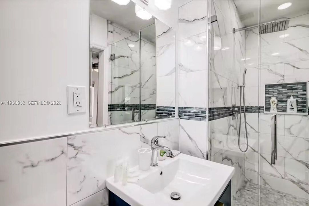 For Rent: $6,000 (4 beds, 3 baths, 2089 Square Feet)