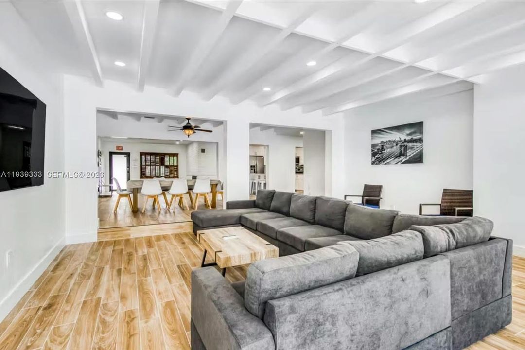 For Rent: $6,000 (4 beds, 3 baths, 2089 Square Feet)