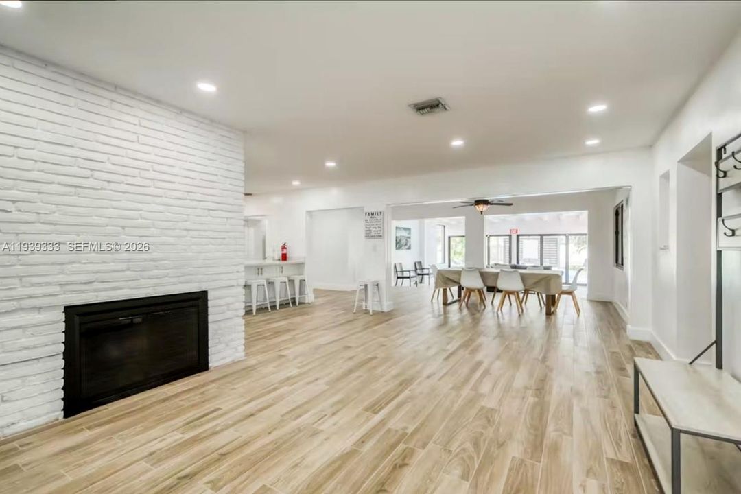 For Rent: $6,000 (4 beds, 3 baths, 2089 Square Feet)