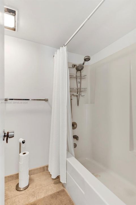 En Venta: $280,000 (2 camas, 2 baños, 1056 Pies cuadrados)