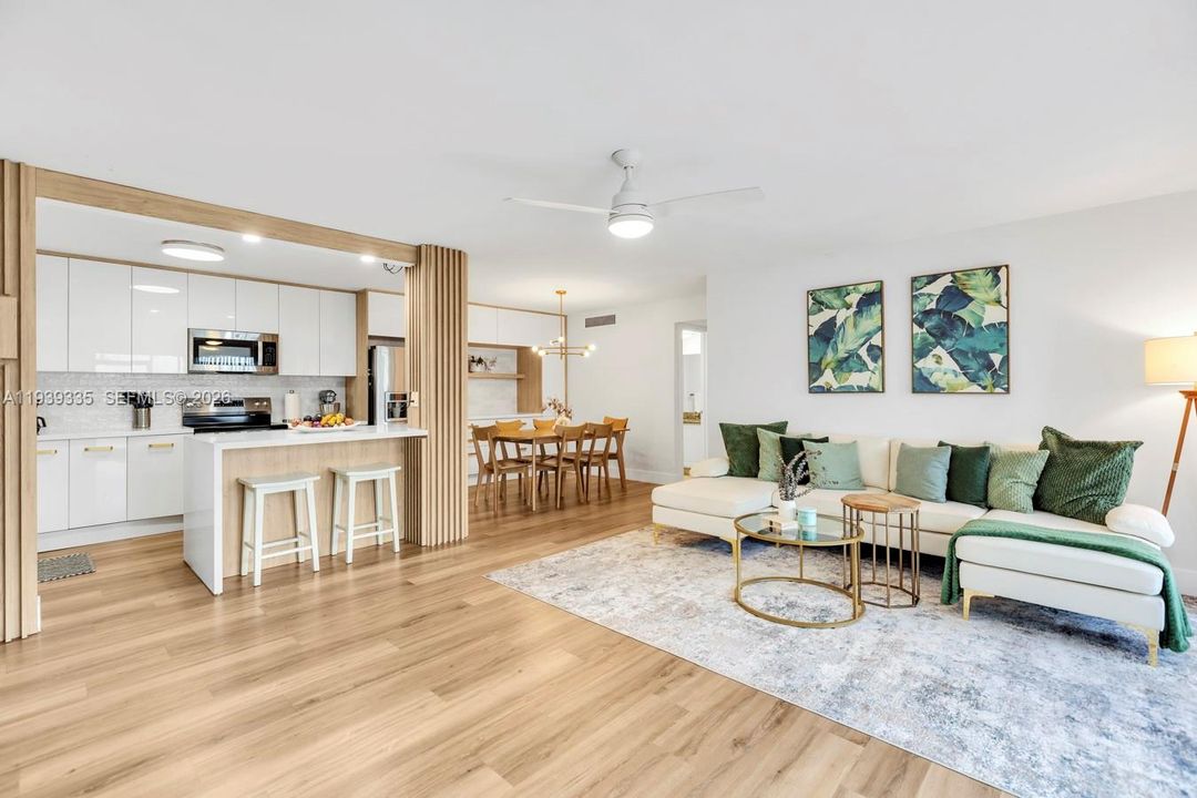 En Venta: $280,000 (2 camas, 2 baños, 1056 Pies cuadrados)