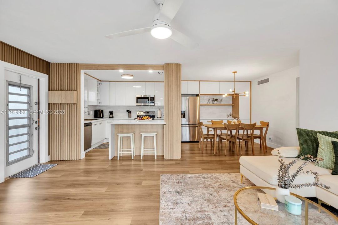 En Venta: $280,000 (2 camas, 2 baños, 1056 Pies cuadrados)