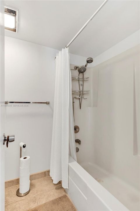 En Venta: $280,000 (2 camas, 2 baños, 1056 Pies cuadrados)