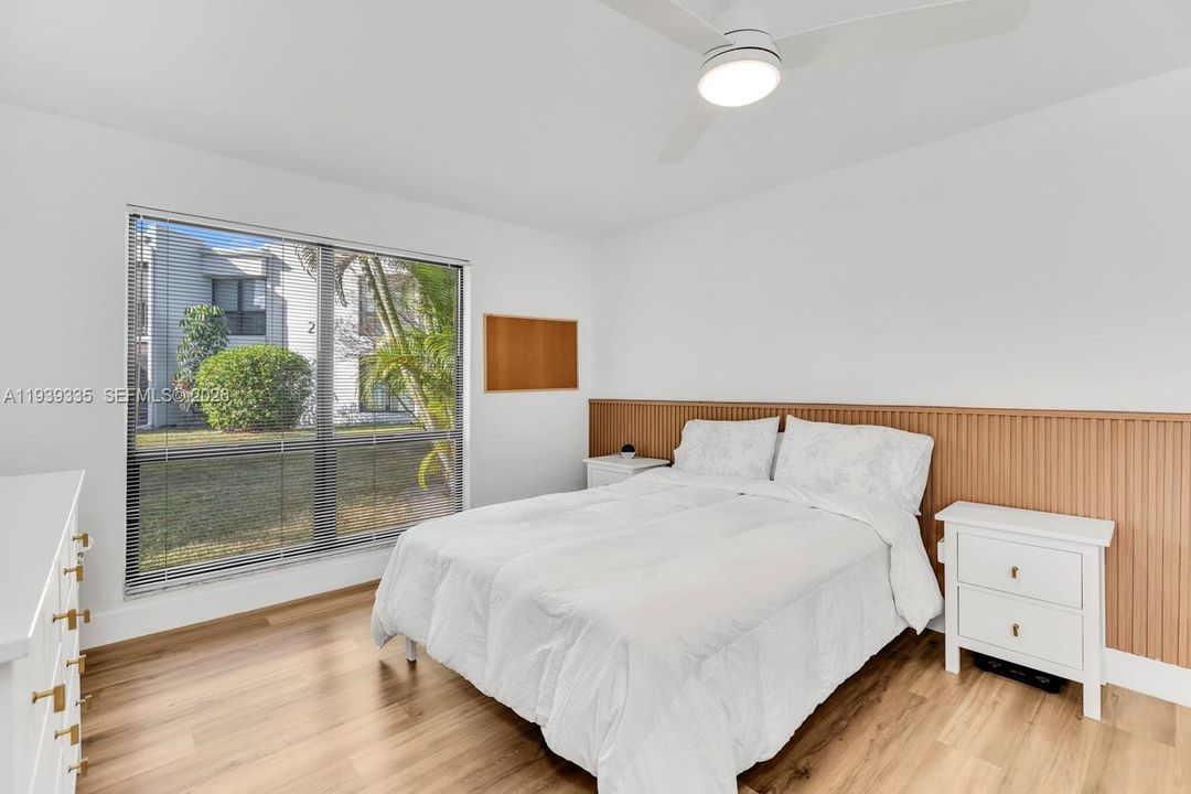 En Venta: $280,000 (2 camas, 2 baños, 1056 Pies cuadrados)