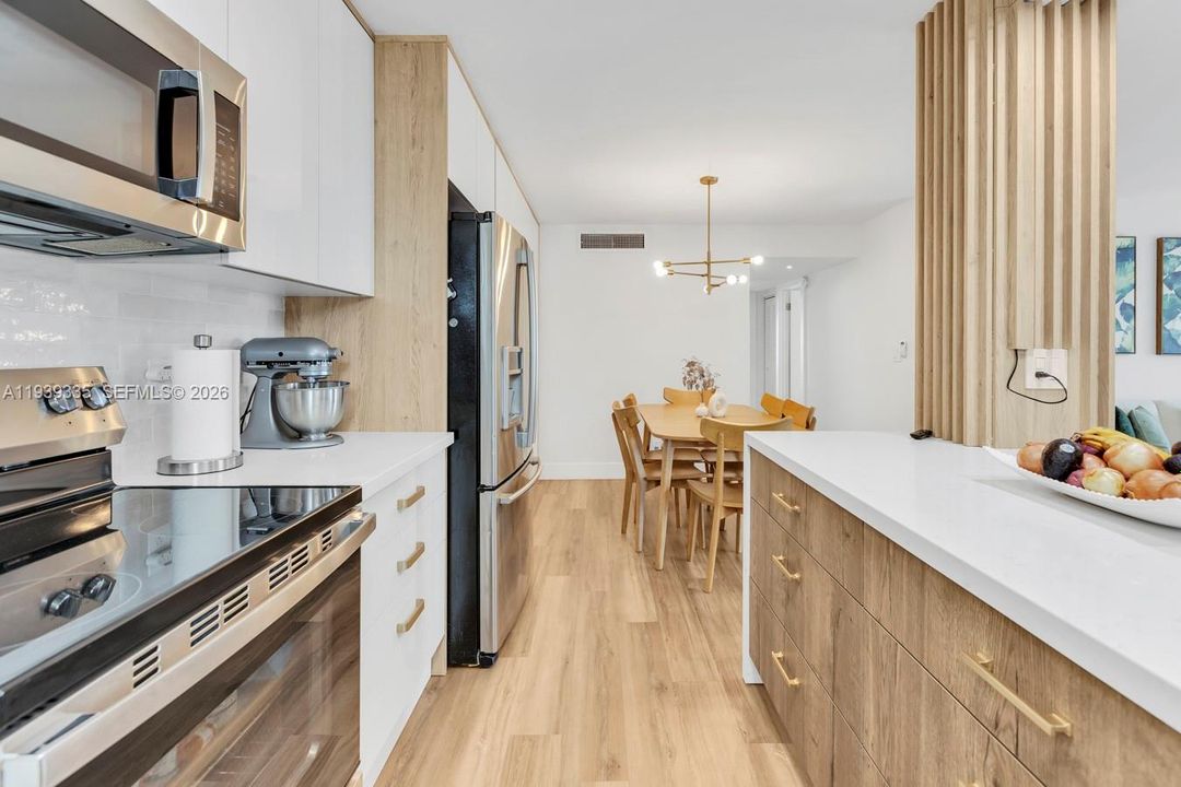 En Venta: $280,000 (2 camas, 2 baños, 1056 Pies cuadrados)