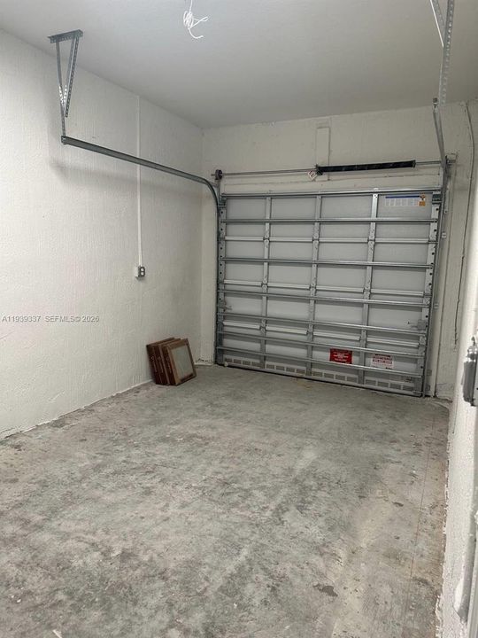 For Rent: $2,700 (3 beds, 2 baths, 1464 Square Feet)