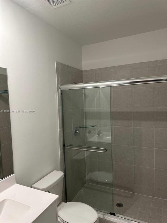 For Rent: $2,700 (3 beds, 2 baths, 1464 Square Feet)