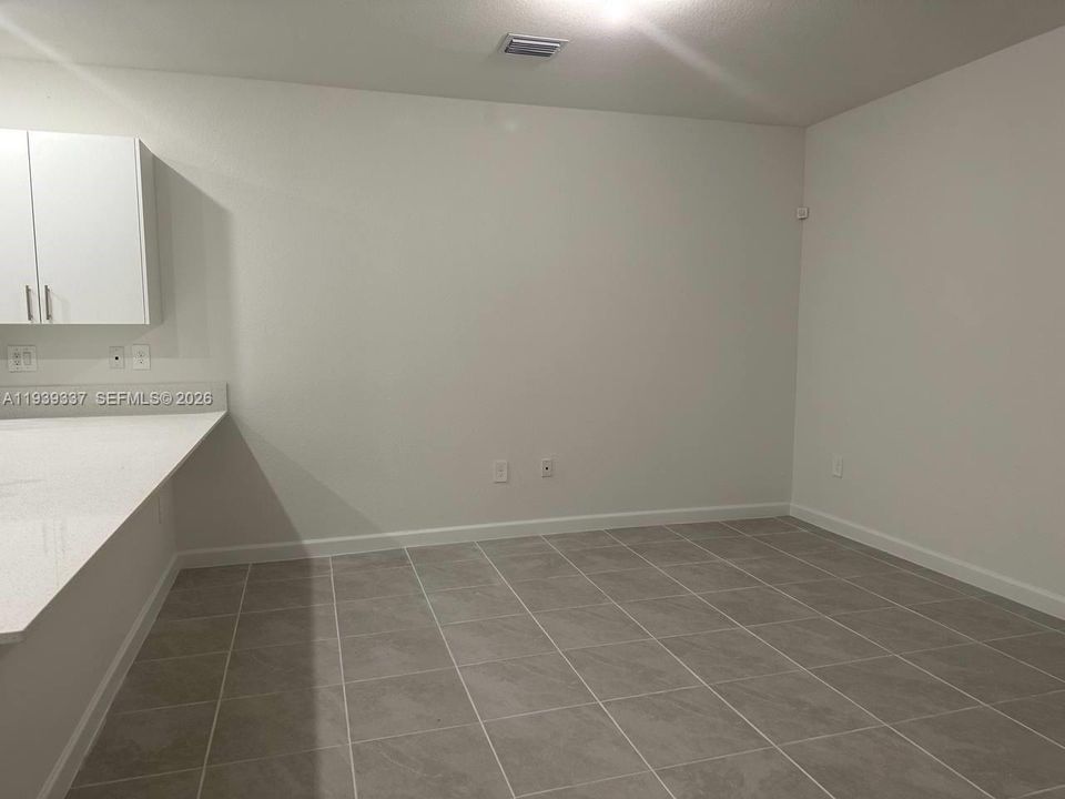 For Rent: $2,700 (3 beds, 2 baths, 1464 Square Feet)