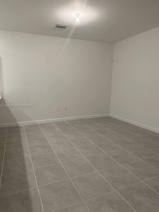 For Rent: $2,700 (3 beds, 2 baths, 1464 Square Feet)