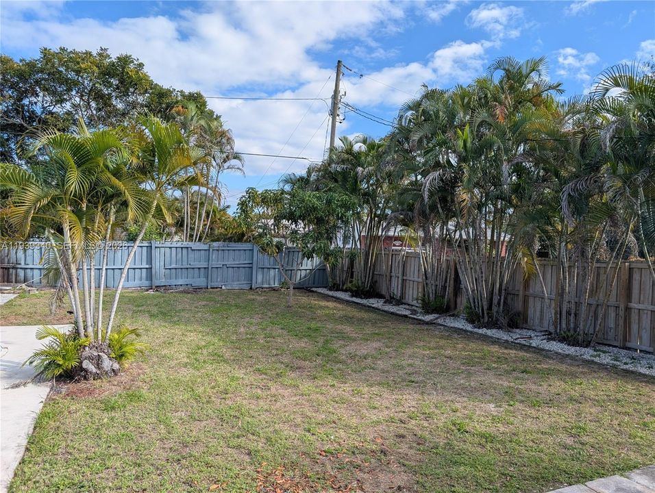 В аренду: $4,250 (3 спален, 2 ванн, 1086 Квадратных фут)