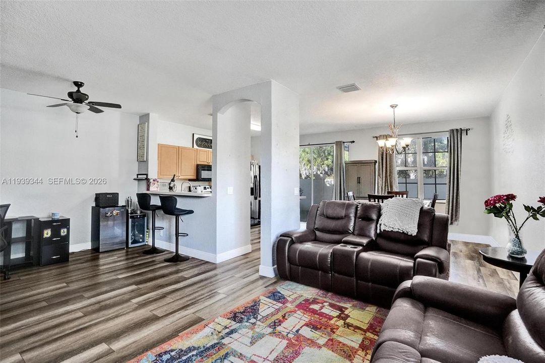 待售: $475,000 (4 贝兹, 2 浴室, 1848 平方英尺)