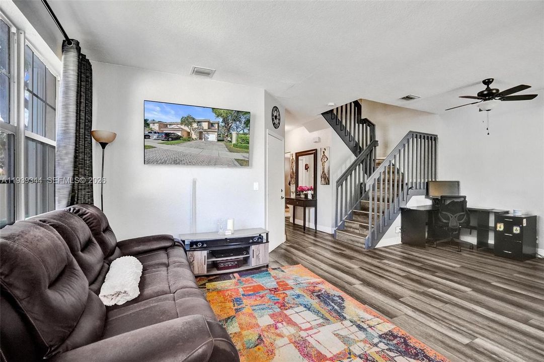 待售: $475,000 (4 贝兹, 2 浴室, 1848 平方英尺)