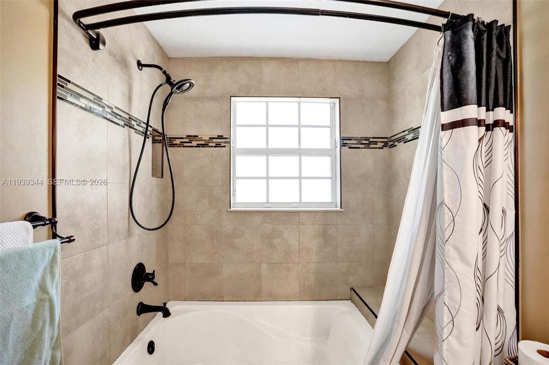 待售: $475,000 (4 贝兹, 2 浴室, 1848 平方英尺)