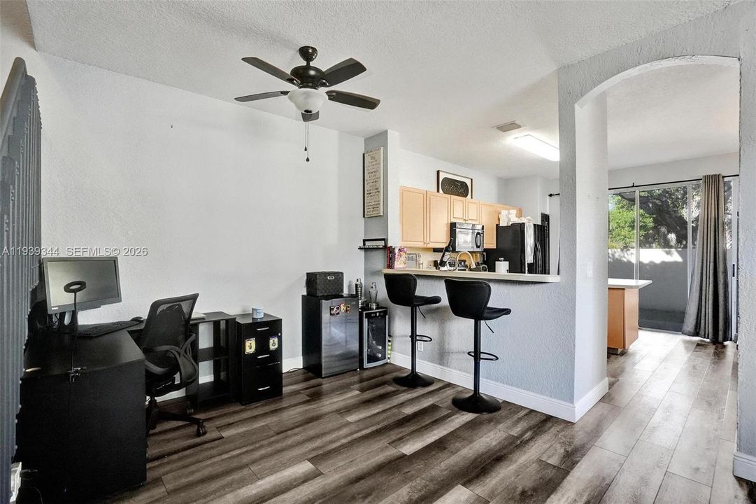 待售: $475,000 (4 贝兹, 2 浴室, 1848 平方英尺)