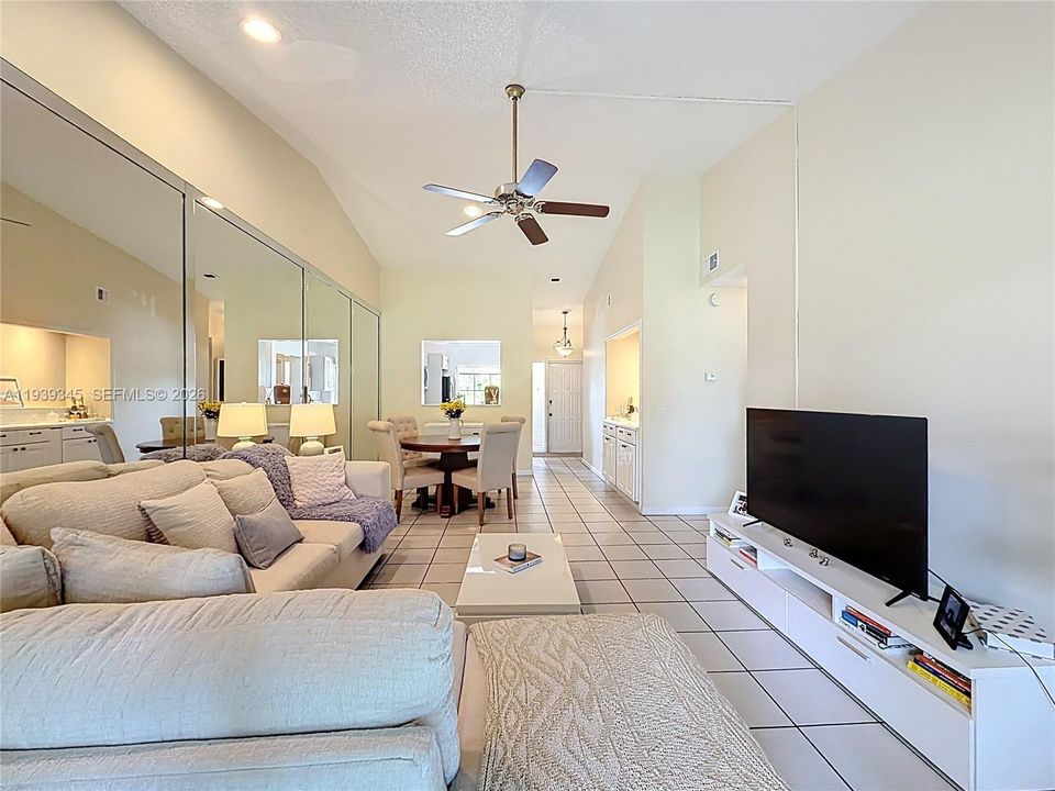 For Rent: $1,950 (2 beds, 2 baths, 1100 Square Feet)