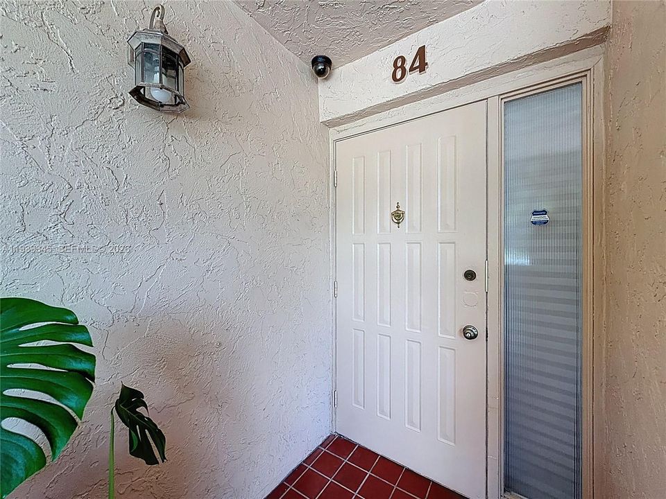 For Rent: $1,950 (2 beds, 2 baths, 1100 Square Feet)