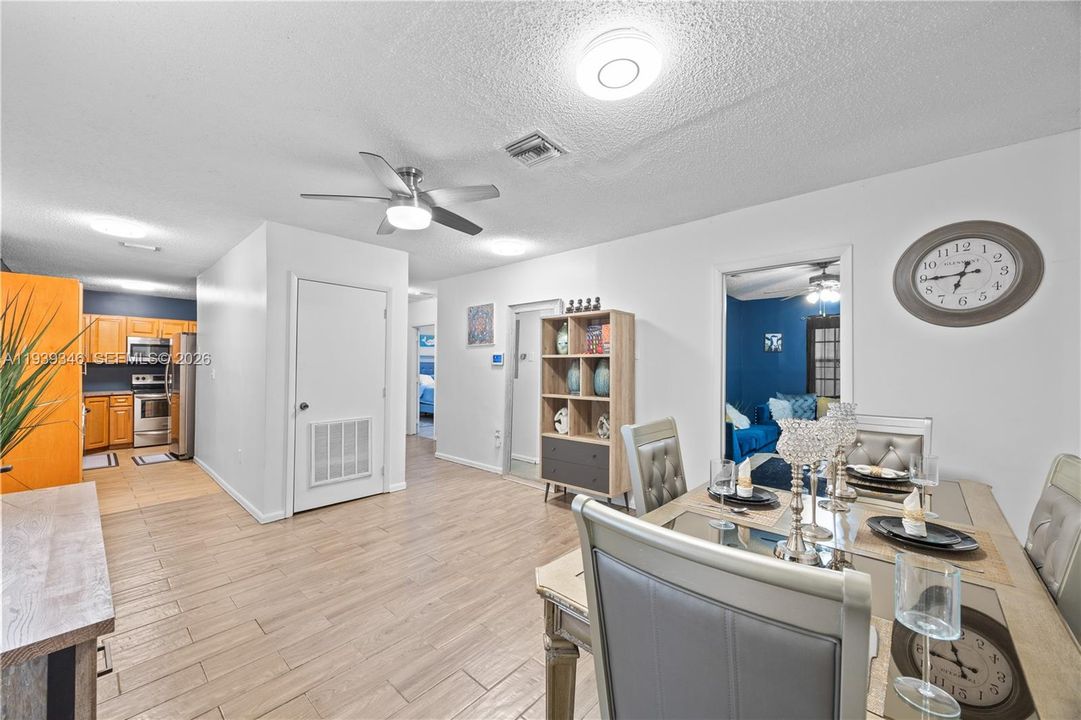 Recently Rented: $2,650 (3 beds, 1 baths, 2130 Square Feet)