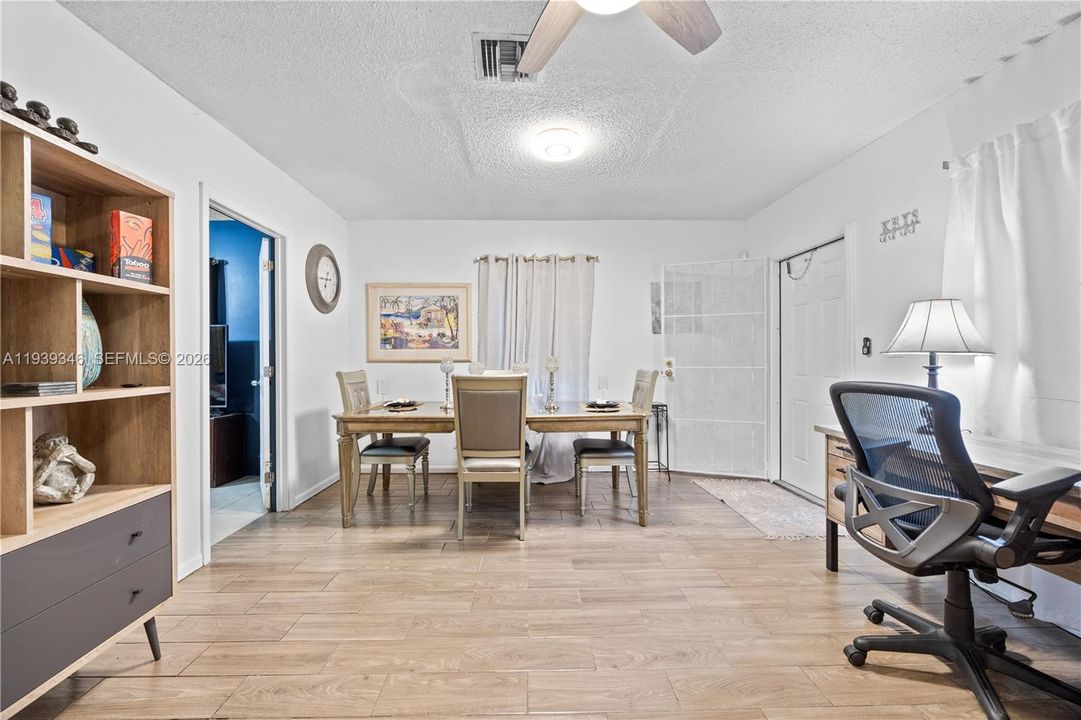 Recently Rented: $2,650 (3 beds, 1 baths, 2130 Square Feet)