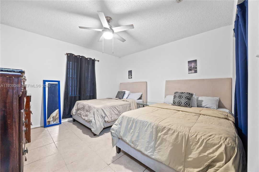 Recently Rented: $2,650 (3 beds, 1 baths, 2130 Square Feet)