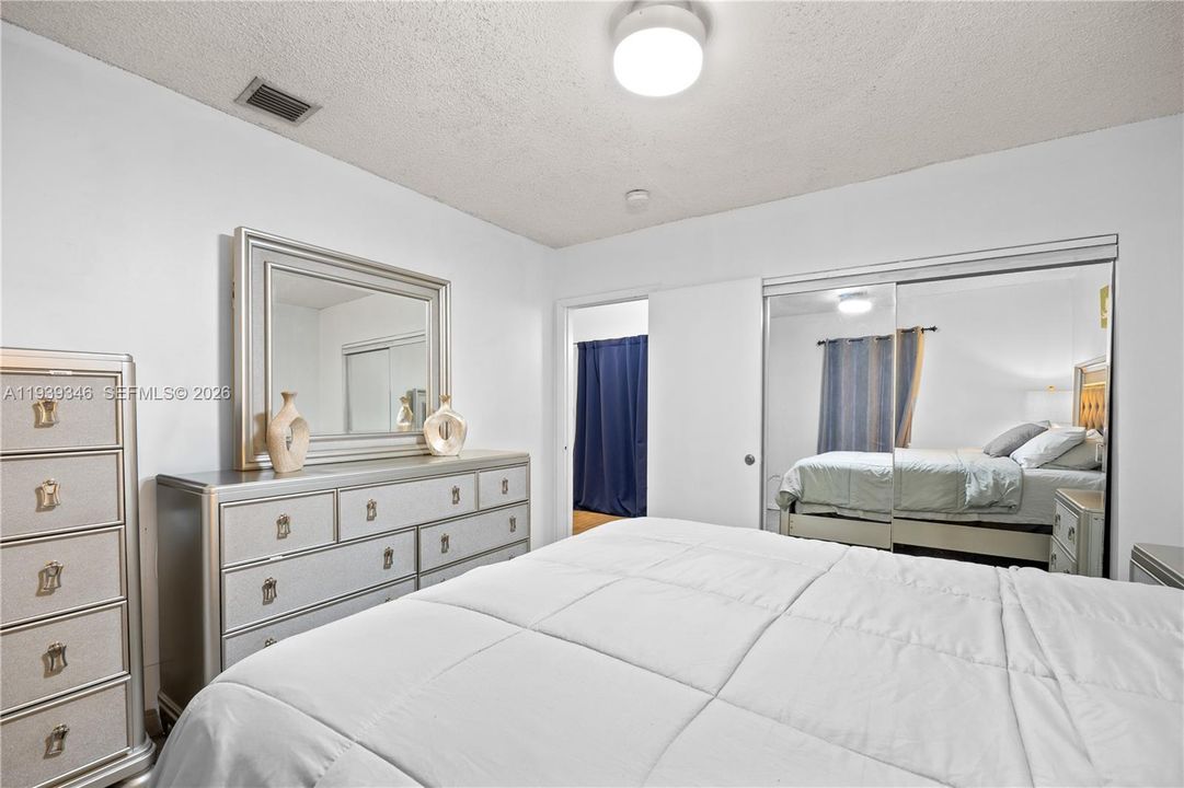 Recently Rented: $2,650 (3 beds, 1 baths, 2130 Square Feet)