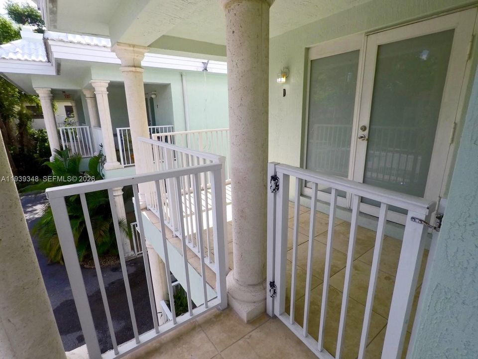 出租: $2,285 (1 贝兹, 1 浴室, 641 平方英尺)