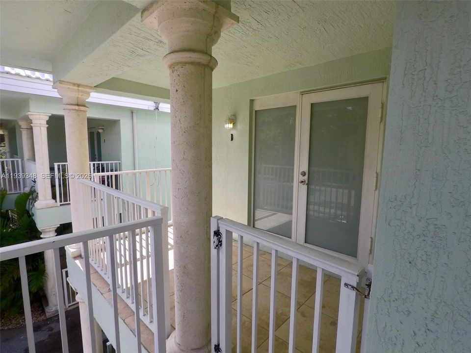 出租: $2,285 (1 贝兹, 1 浴室, 641 平方英尺)