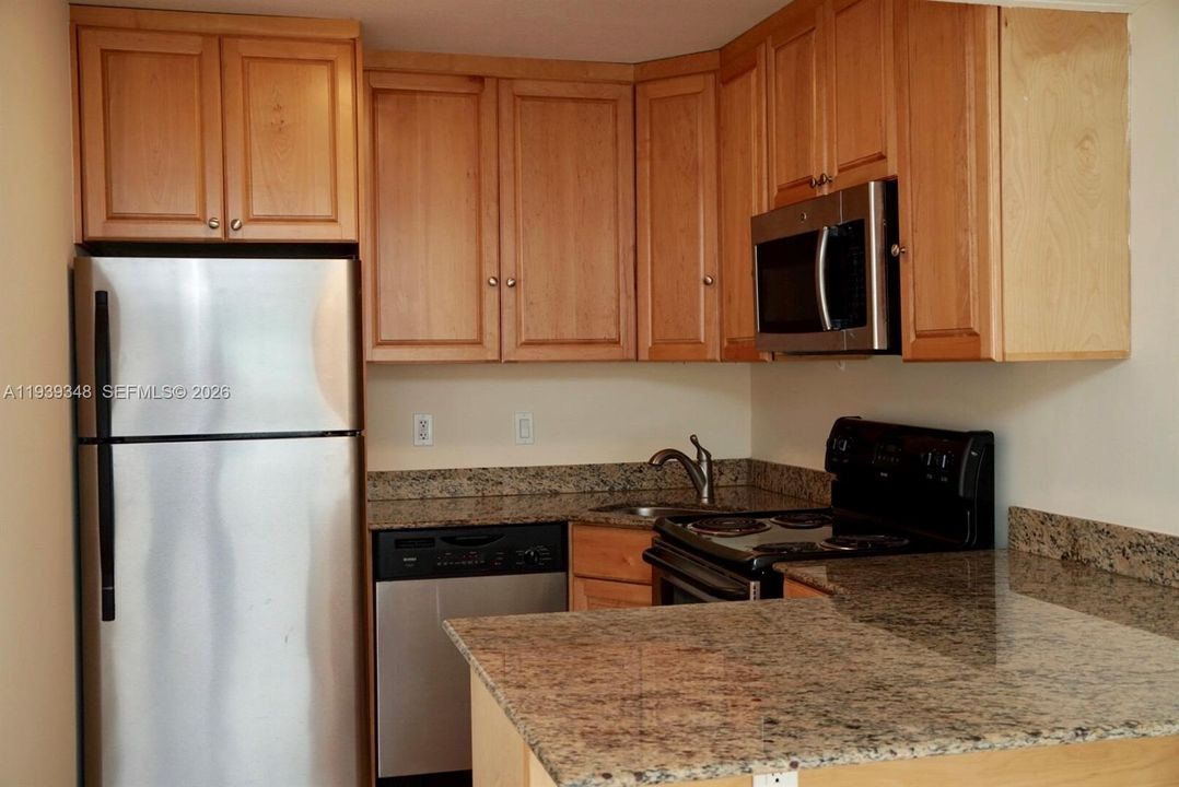 出租: $2,285 (1 贝兹, 1 浴室, 641 平方英尺)