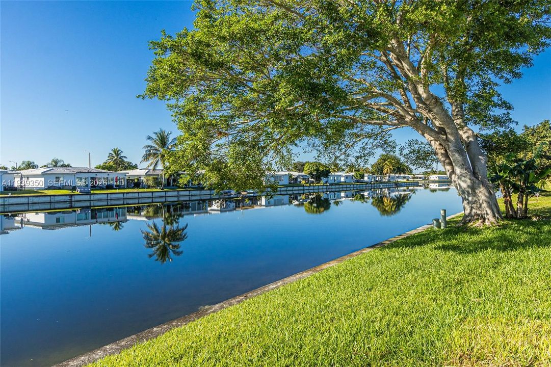 待售: $295,000 (2 贝兹, 2 浴室, 1353 平方英尺)