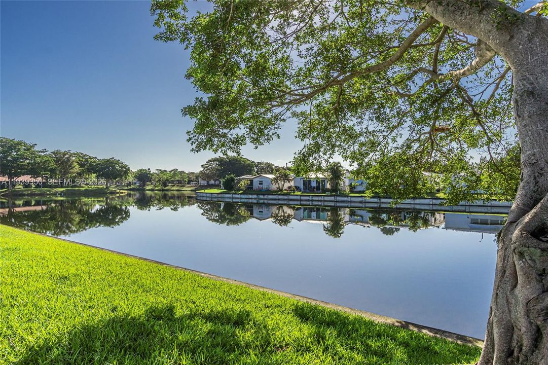 待售: $295,000 (2 贝兹, 2 浴室, 1353 平方英尺)