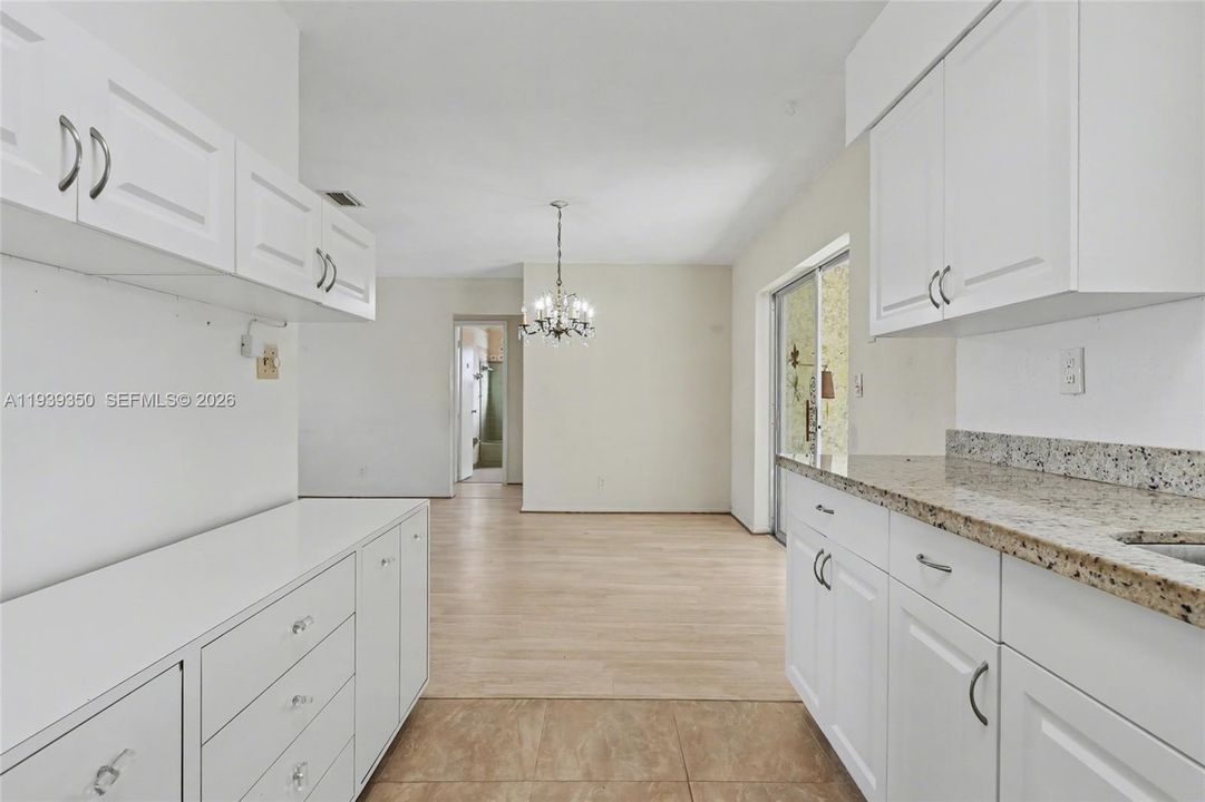 待售: $295,000 (2 贝兹, 2 浴室, 1353 平方英尺)