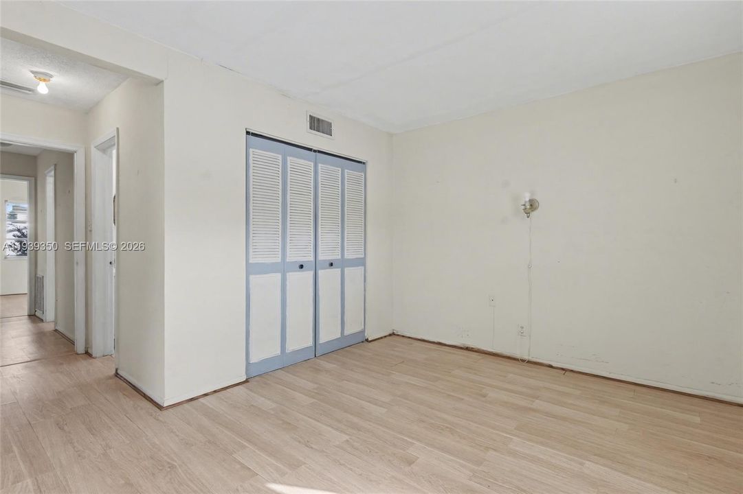 待售: $295,000 (2 贝兹, 2 浴室, 1353 平方英尺)