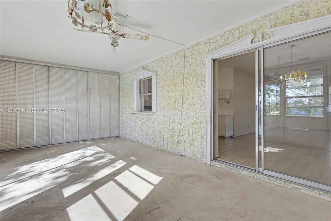 待售: $295,000 (2 贝兹, 2 浴室, 1353 平方英尺)