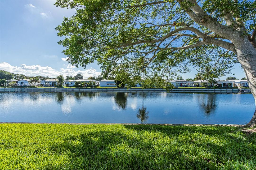 待售: $295,000 (2 贝兹, 2 浴室, 1353 平方英尺)