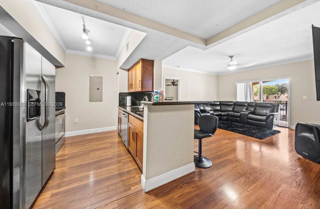 For Sale: $2,550 (0 beds, 0 baths, 1130 Square Feet)