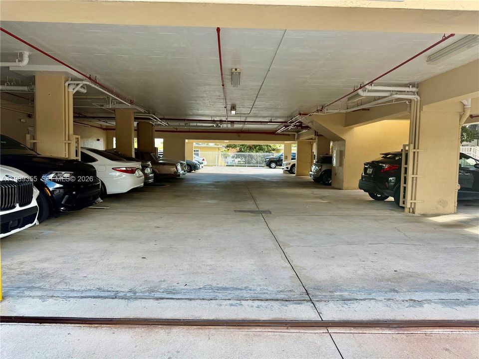 В аренду: $1,950 (1 спален, 1 ванн, 34062 Квадратных фут)