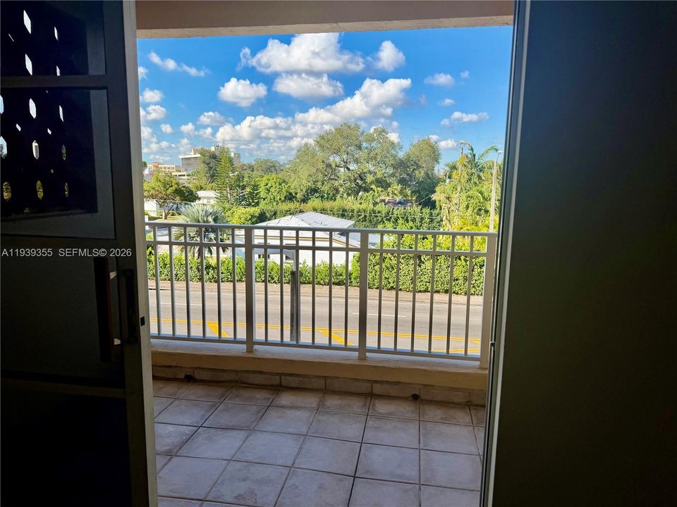 В аренду: $1,950 (1 спален, 1 ванн, 34062 Квадратных фут)