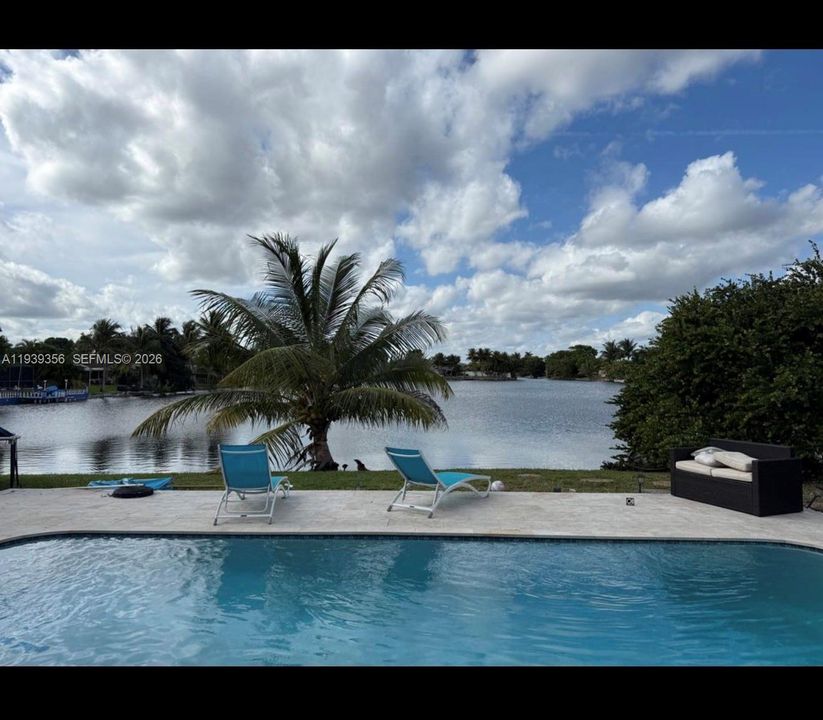 En Renta: $5,000 (4 camas, 2 baños, 1819 Pies cuadrados)