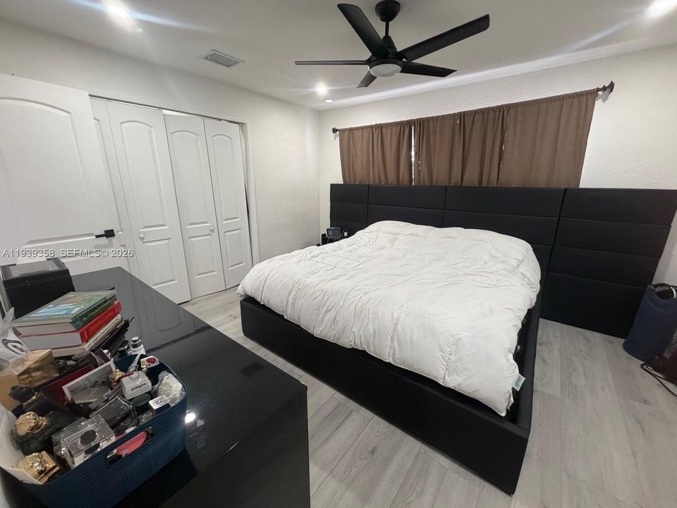 На продажу: $585,000 (6 спален, 2 ванн, 1544 Квадратных фут)