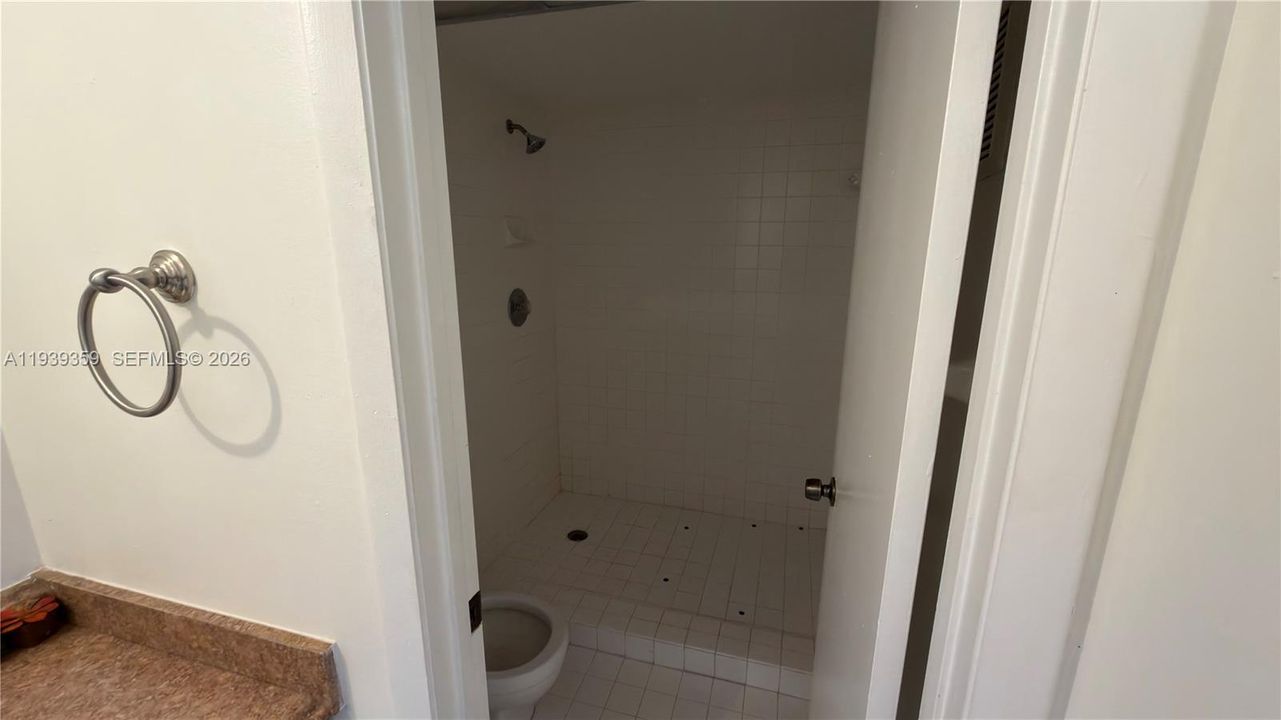 For Rent: $2,150 (3 beds, 2 baths, 1065 Square Feet)