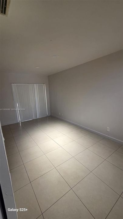 For Rent: $1,900 (2 beds, 2 baths, 868 Square Feet)