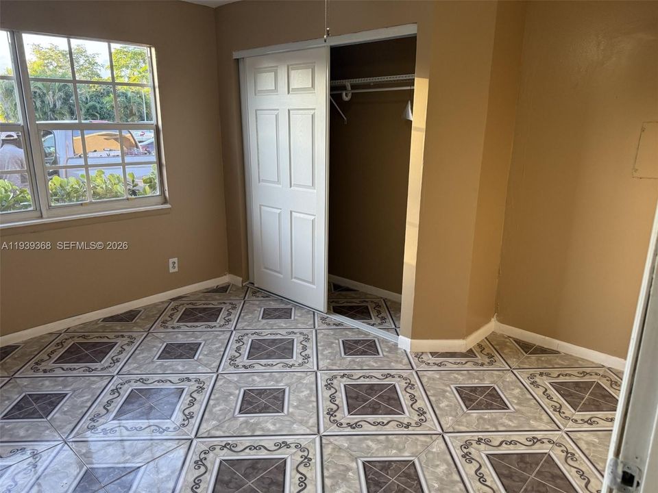 出租: $3,000 (3 贝兹, 2 浴室, 1948 平方英尺)