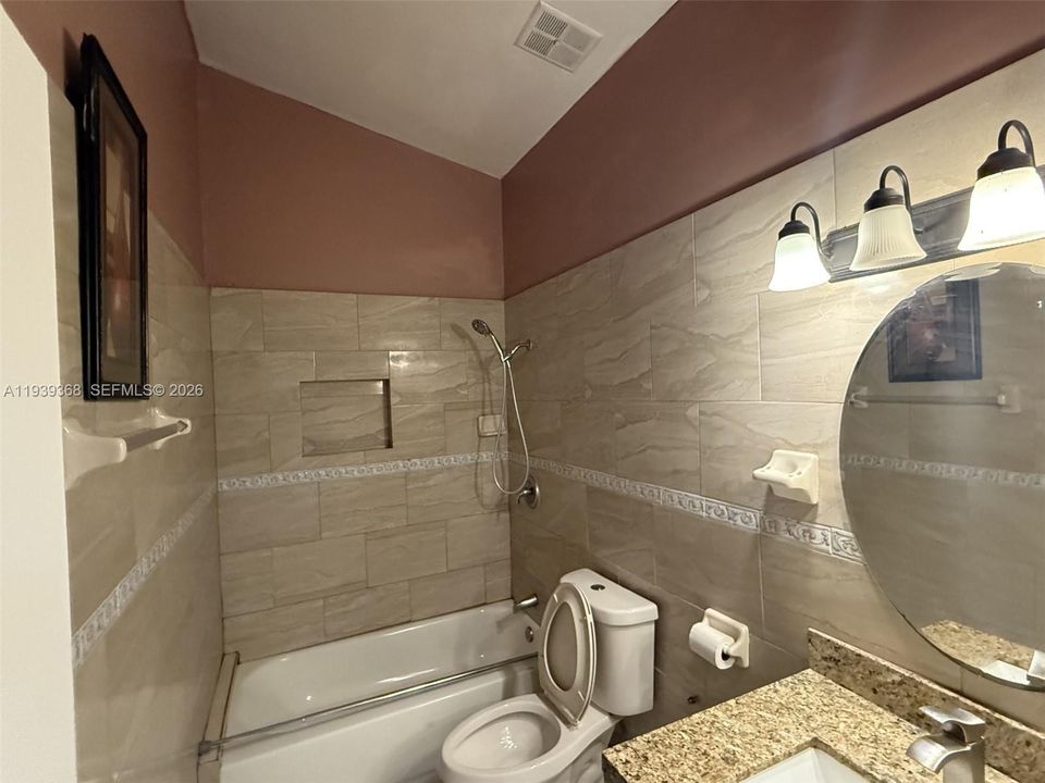 出租: $3,000 (3 贝兹, 2 浴室, 1948 平方英尺)