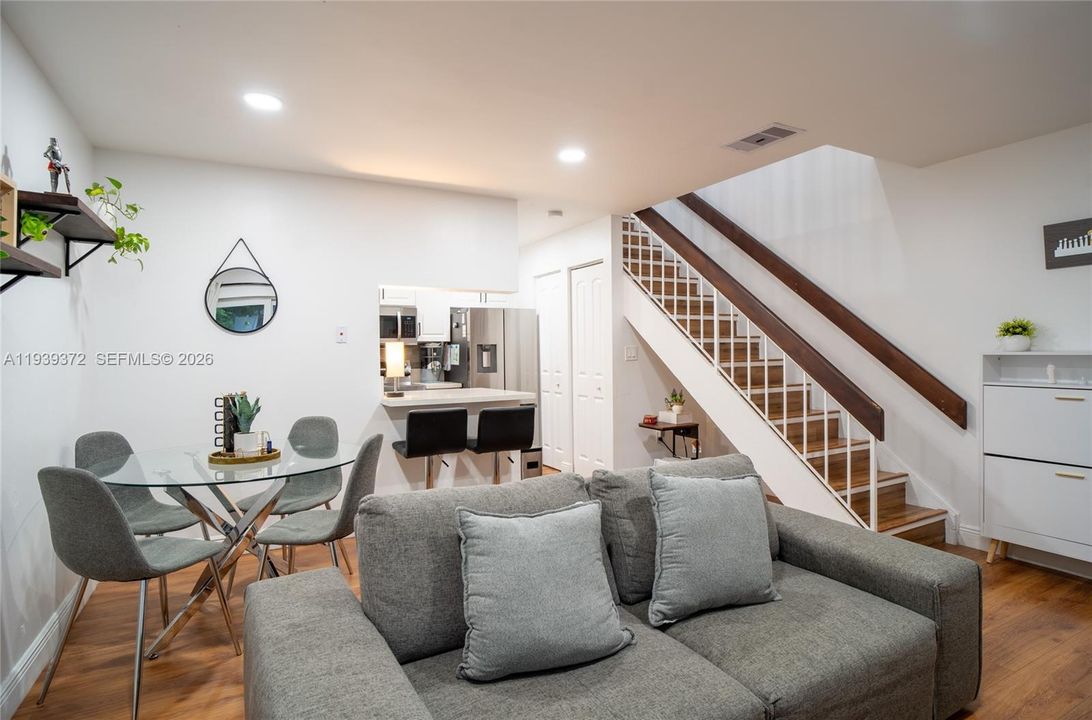 En Venta: $245,000 (1 camas, 1 baños, 750 Pies cuadrados)