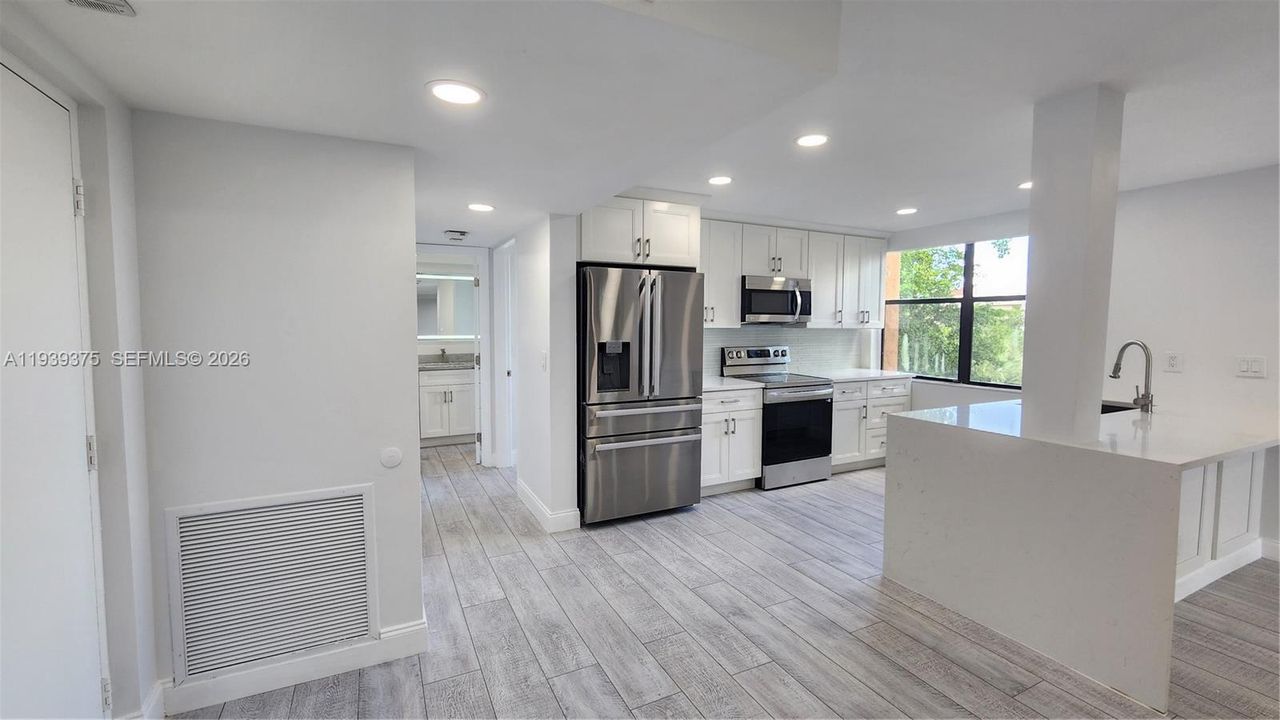 В аренду: $2,100 (1 спален, 1 ванн, 758 Квадратных фут)