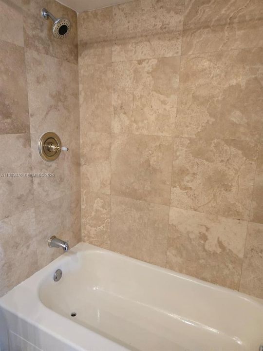 For Rent: $1,850 (1 beds, 1 baths, 620 Square Feet)