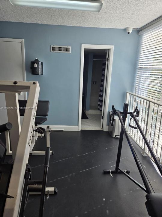 For Rent: $1,850 (1 beds, 1 baths, 620 Square Feet)